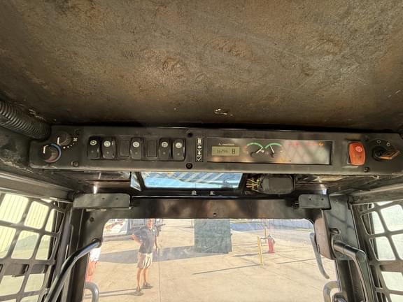Image of John Deere CT332 equipment image 4