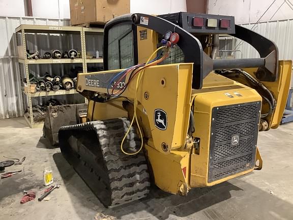 Image of John Deere CT332 equipment image 4