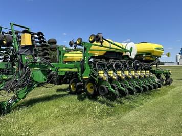 Main image John Deere DB44