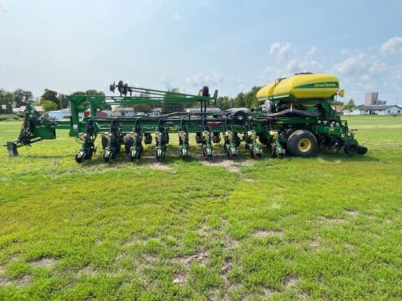 Image of John Deere DB44 equipment image 1