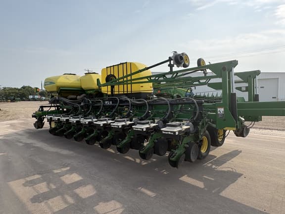 Image of John Deere DB60 Primary image