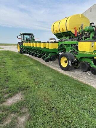 Image of John Deere DB66 equipment image 4