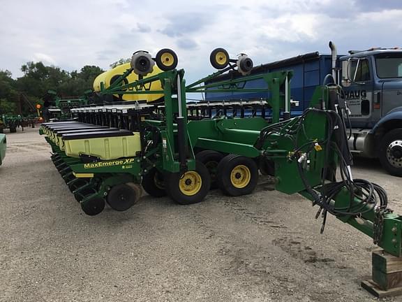 Image of John Deere DB60 equipment image 1