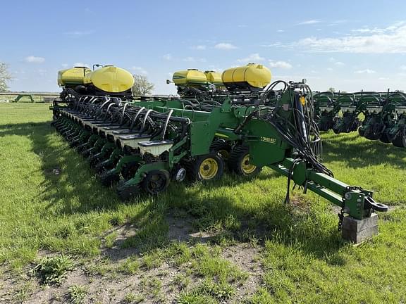 Image of John Deere DB90 equipment image 2