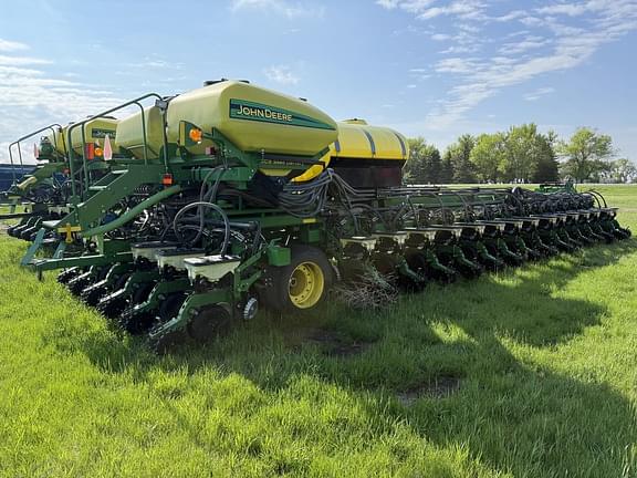 Image of John Deere DB90 equipment image 4