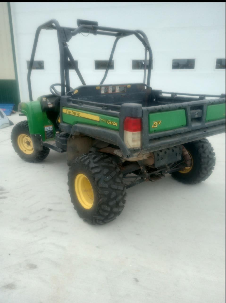 Image of John Deere XUV 825M Image 1