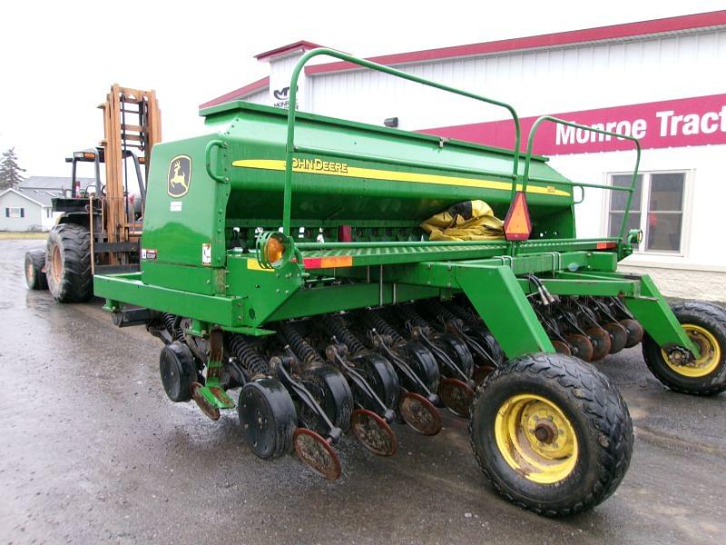 Image of John Deere 1590 Image 1