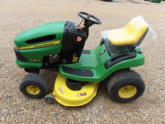 Image of John Deere LA115 equipment image 3