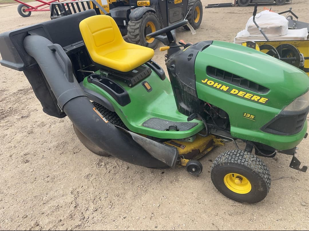 Image of John Deere LA135 Primary image