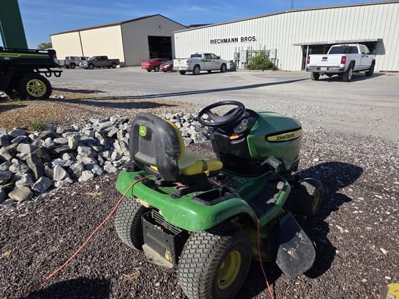 Image of John Deere X300 equipment image 3