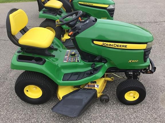 Image of John Deere X300 equipment image 3