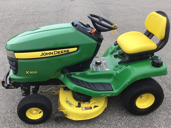 Image of John Deere X300 equipment image 3