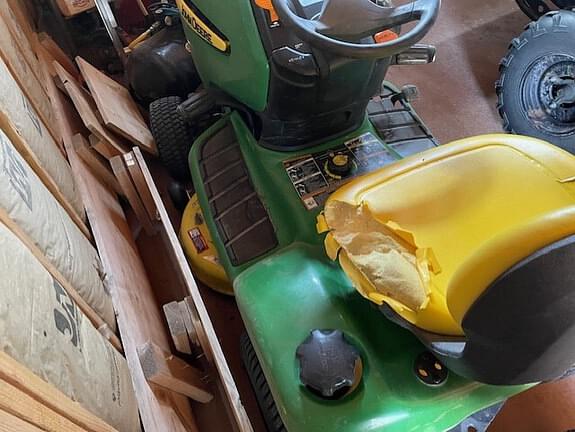 Image of John Deere X300 equipment image 3