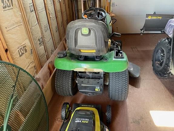 Image of John Deere X300 equipment image 4