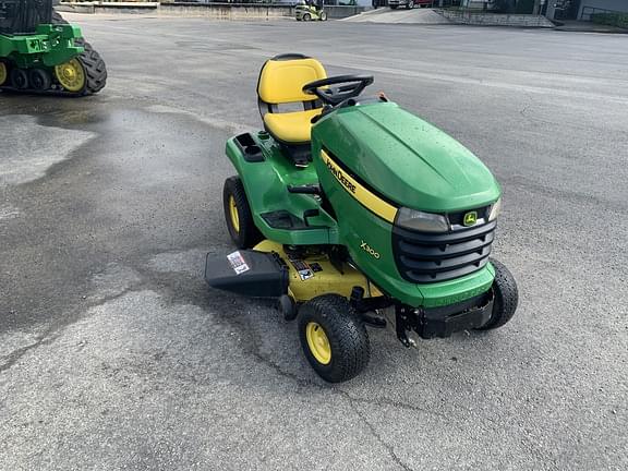 Image of John Deere X300 equipment image 1