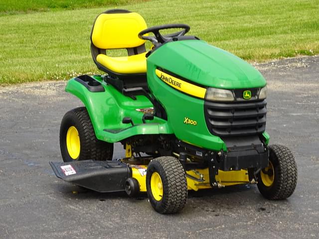 Image of John Deere X300 equipment image 2