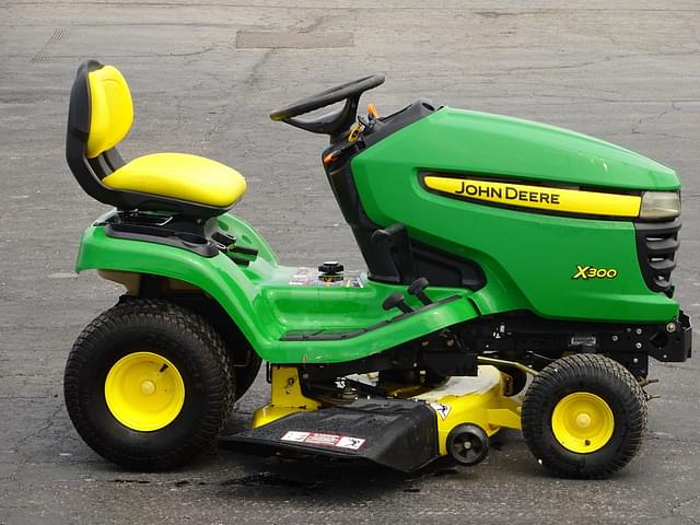 Image of John Deere X300 equipment image 3