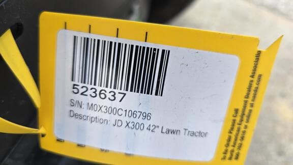 Image of John Deere X300 equipment image 3