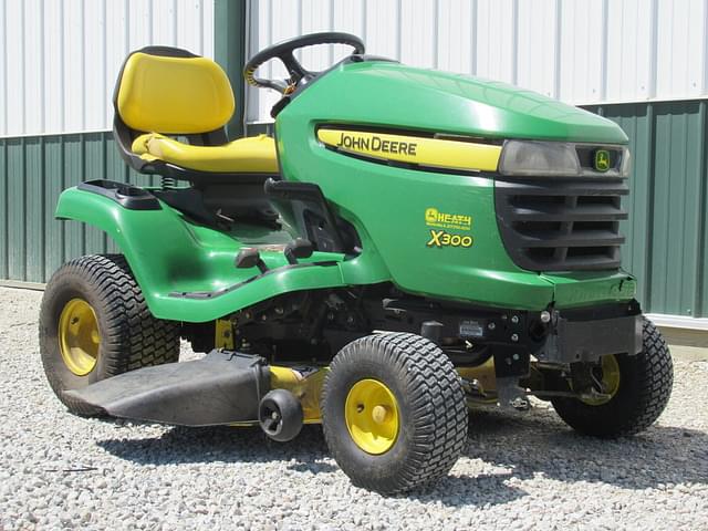 Image of John Deere X300 equipment image 2