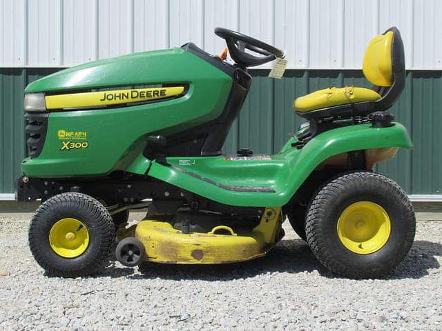 Image of John Deere X300 equipment image 1