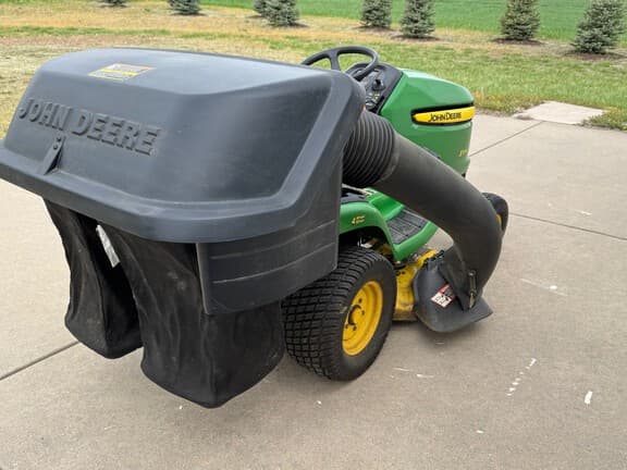 Image of John Deere X304 equipment image 2