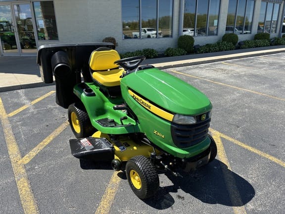 2008 John Deere X304 Equipment Image0