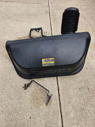 Image of John Deere X320 equipment image 4