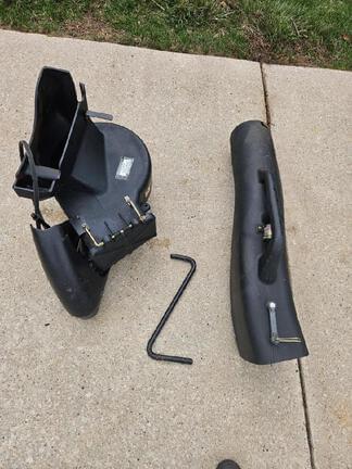 Image of John Deere X320 equipment image 3