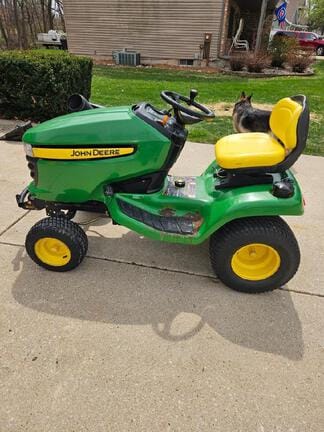 2008 John Deere X320 Equipment Image0