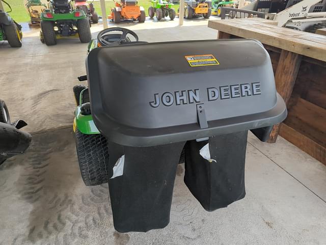 Image of John Deere X320 equipment image 4
