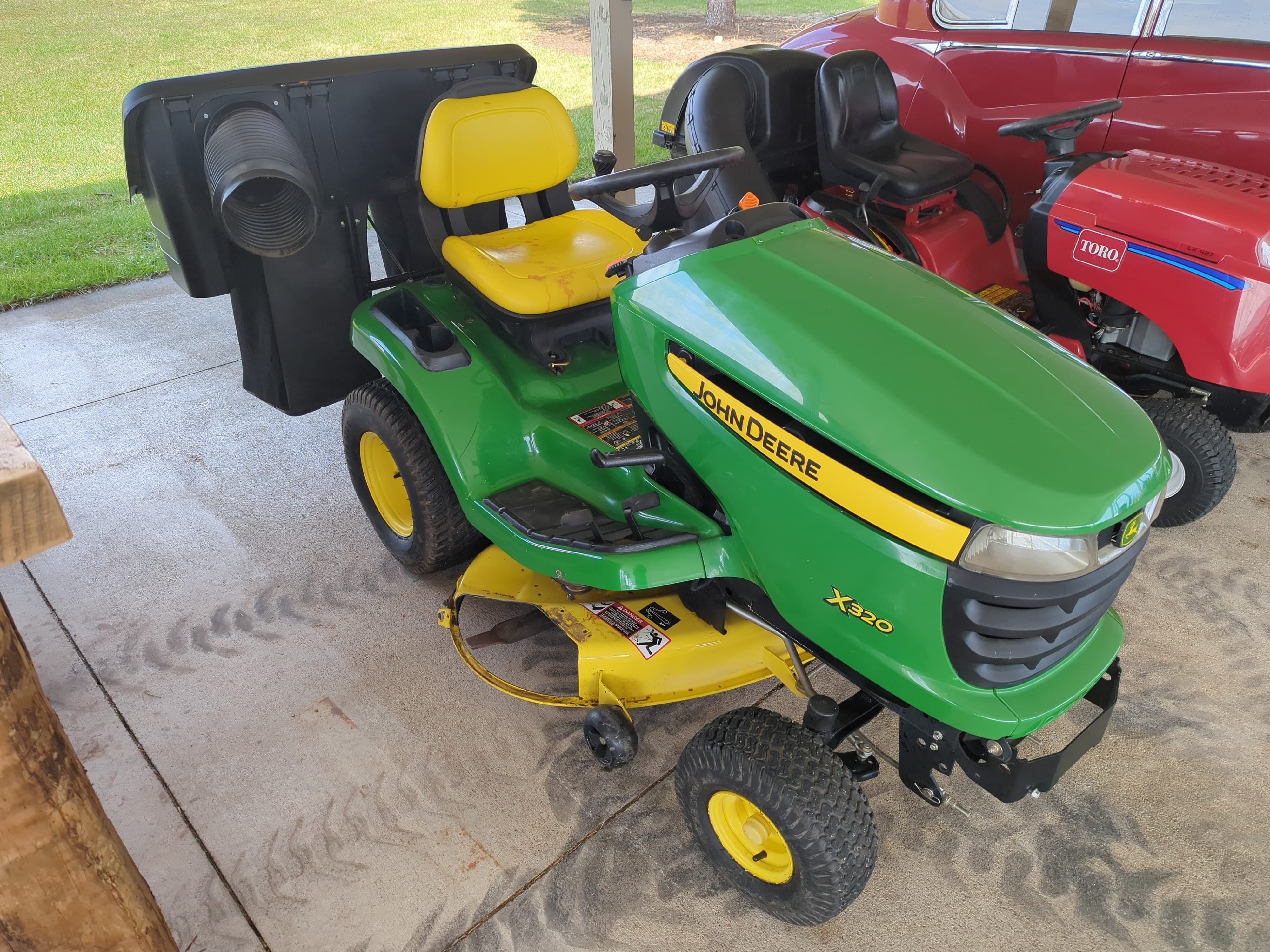 Main image John Deere X320