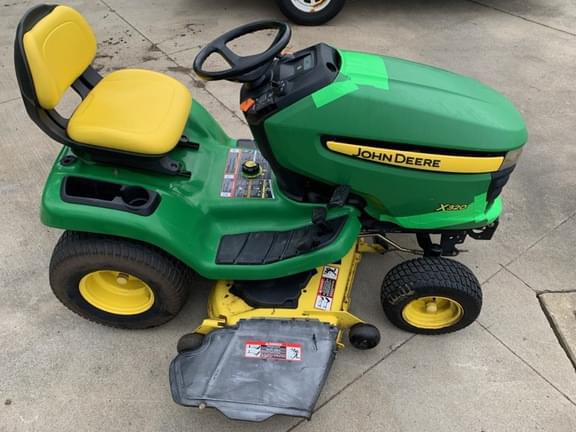 Image of John Deere X320 equipment image 1