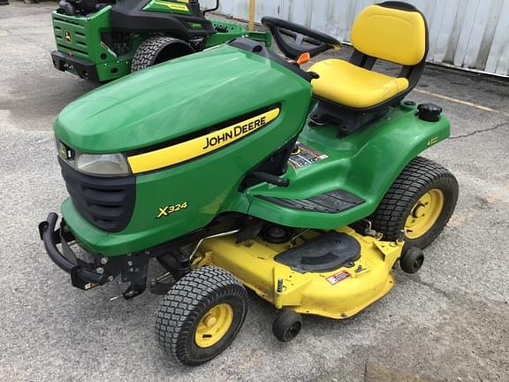 Image of John Deere X324 equipment image 3