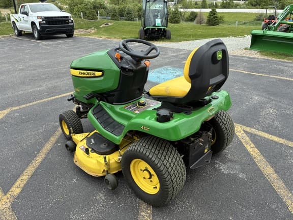 Image of John Deere X324 equipment image 4