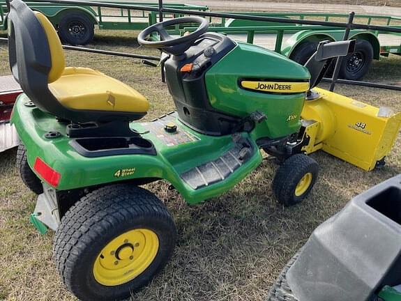 Image of John Deere X324 equipment image 1