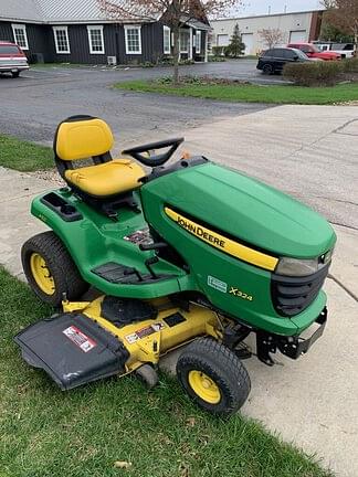Image of John Deere X324 equipment image 4