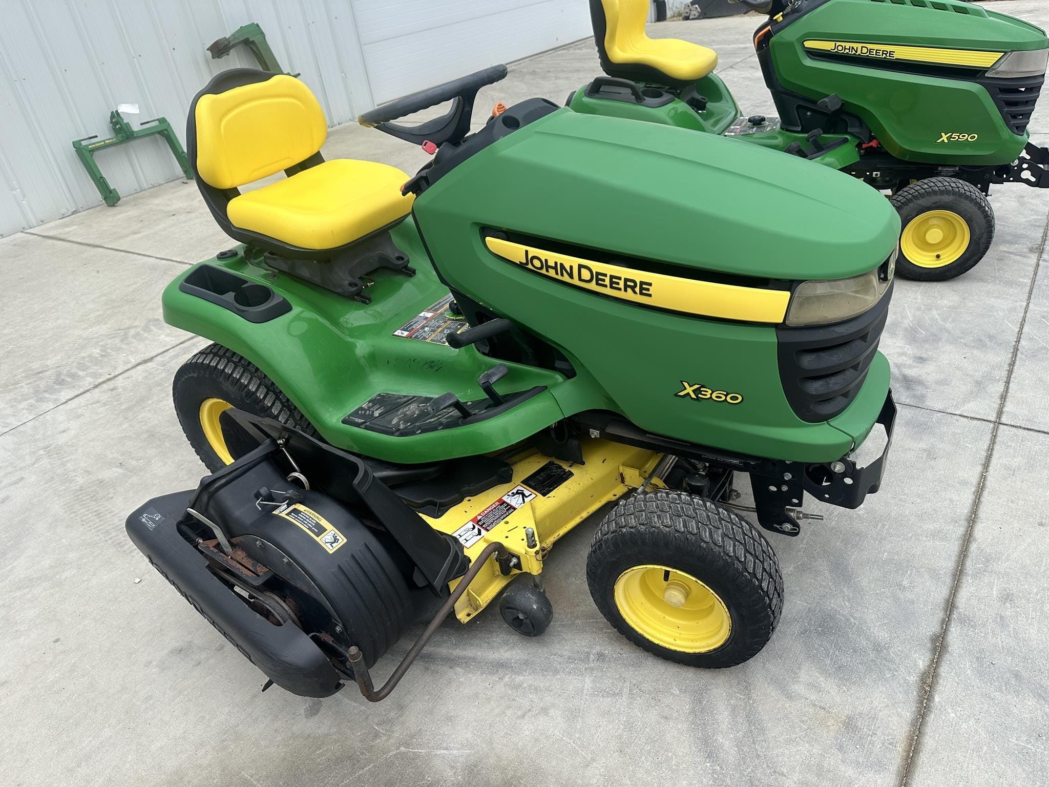 2008 John Deere X360 Equipment Image0