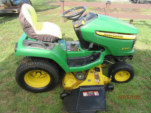 Image of John Deere X500 equipment image 3