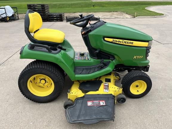 Image of John Deere X500 equipment image 3