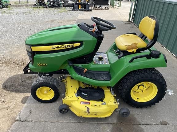 Image of John Deere X520 equipment image 1