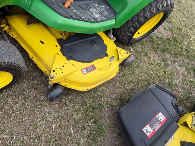 Image of John Deere X540 equipment image 3