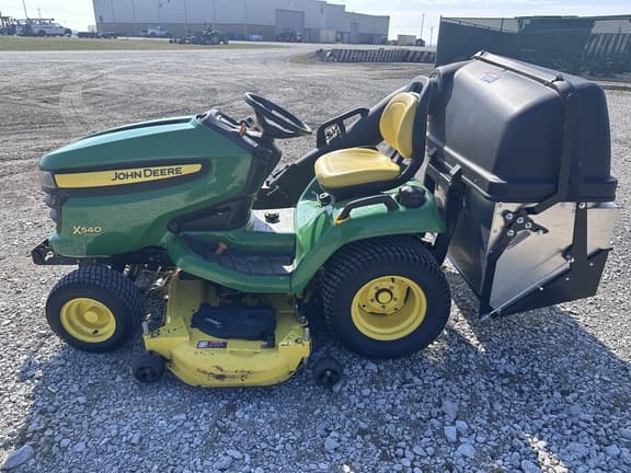 Image of John Deere X540 equipment image 3