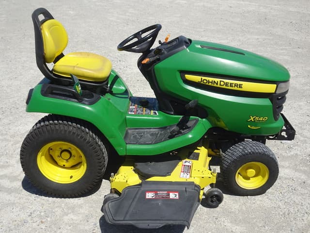Image of John Deere X540 equipment image 3