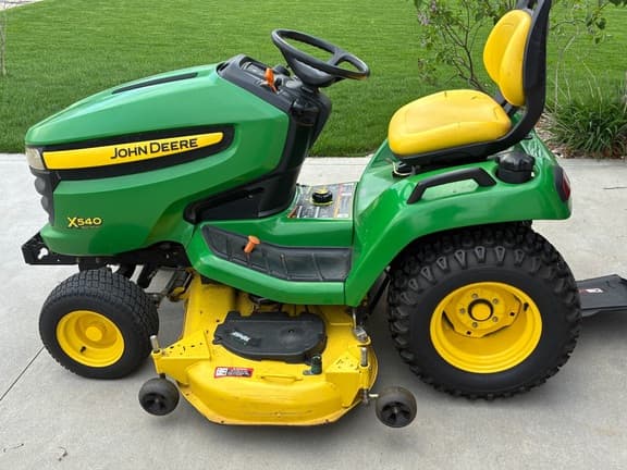 Image of John Deere X540 equipment image 4