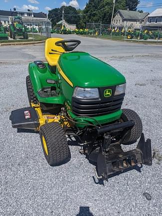 Image of John Deere X700 equipment image 1