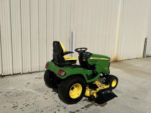Image of John Deere X720 equipment image 3