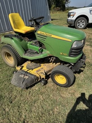 2008 John Deere X720 Equipment Image0