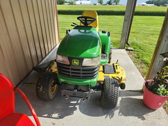 Image of John Deere X720 equipment image 1