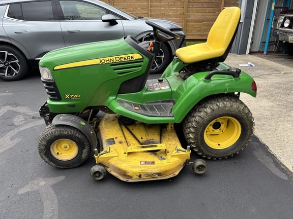 2008 John Deere X720 Equipment Image0