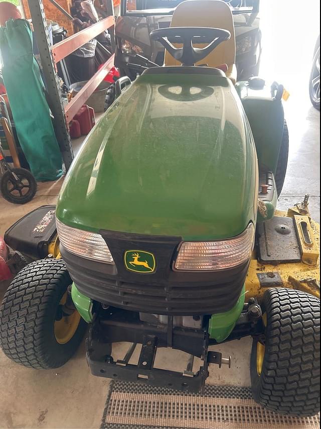 Image of John Deere X720 equipment image 2